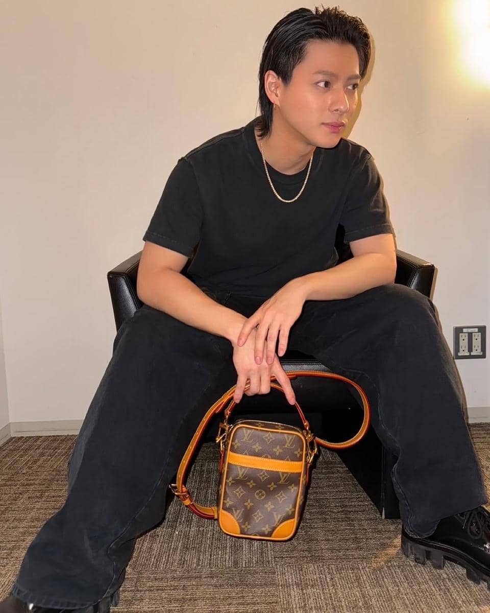 padu padan baggy pants ala Sho Hirano