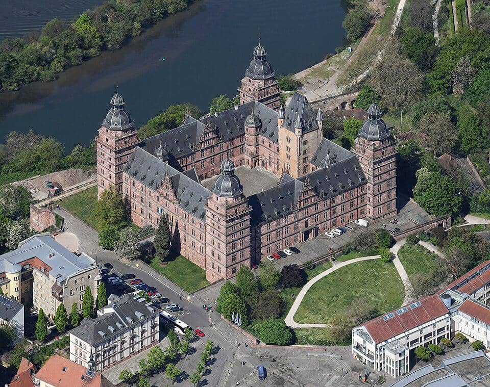 Istana Johannisburg di Jerman