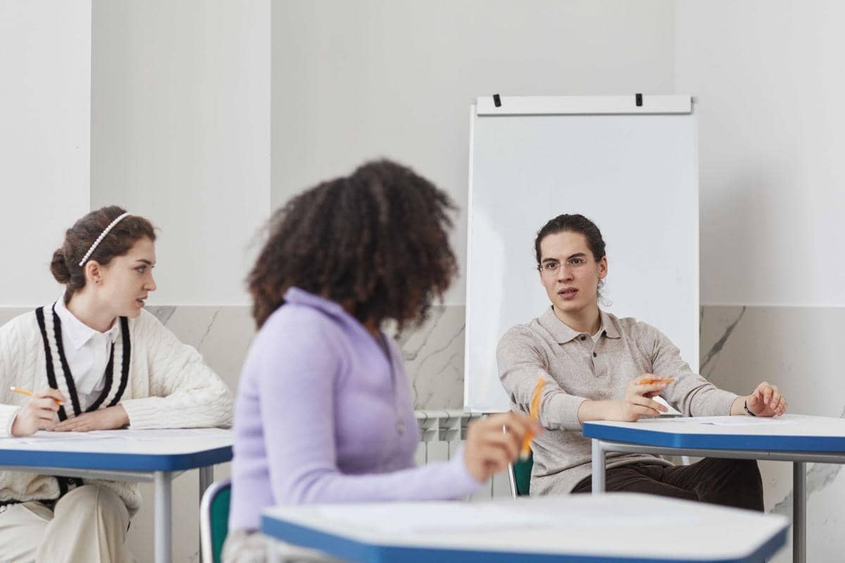 7 Manfaat Ikut Lomba Debat untuk Anak Sekolah, Gak Cuma Jago Bicara