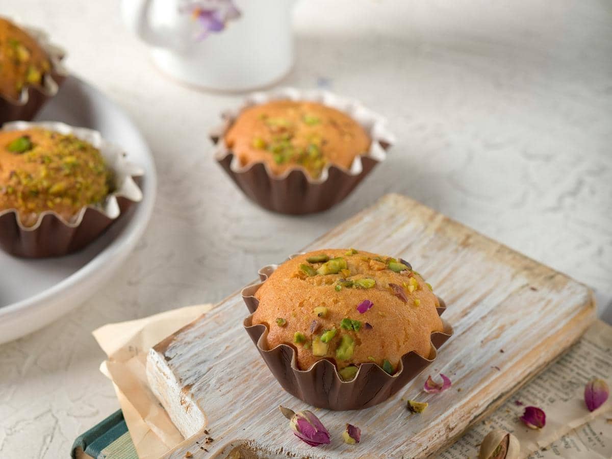ilustrasi sajian cake yazdi