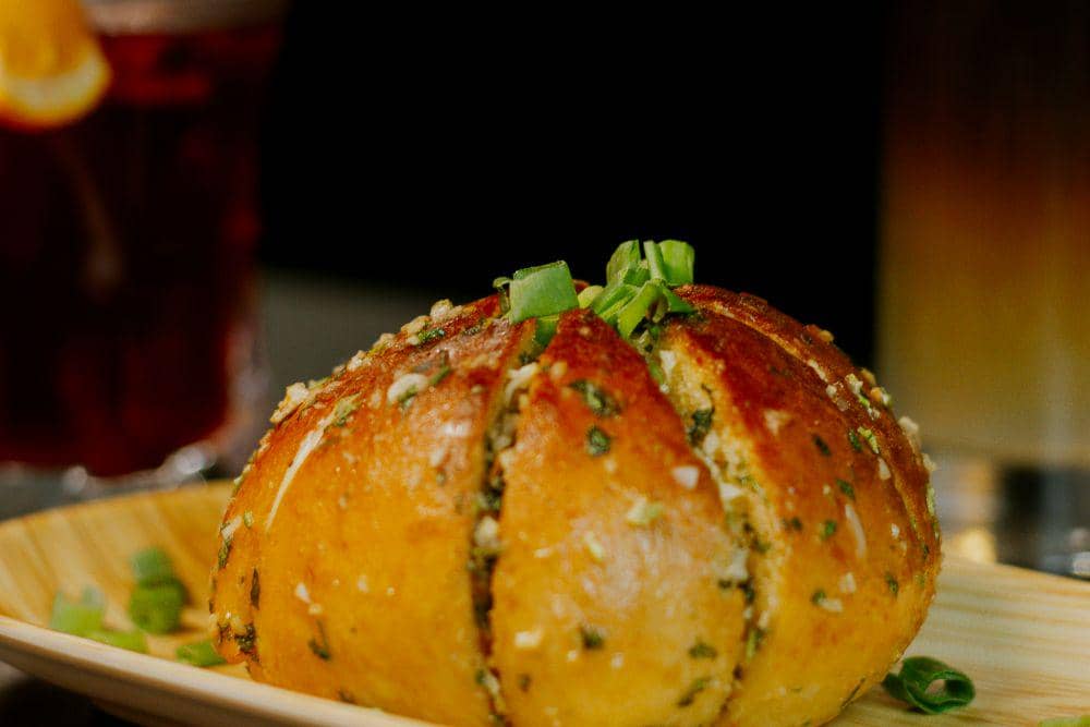 Resep Korean Garlic Cheese Bread Tanpa Cream Cheese, Tetap Enak!