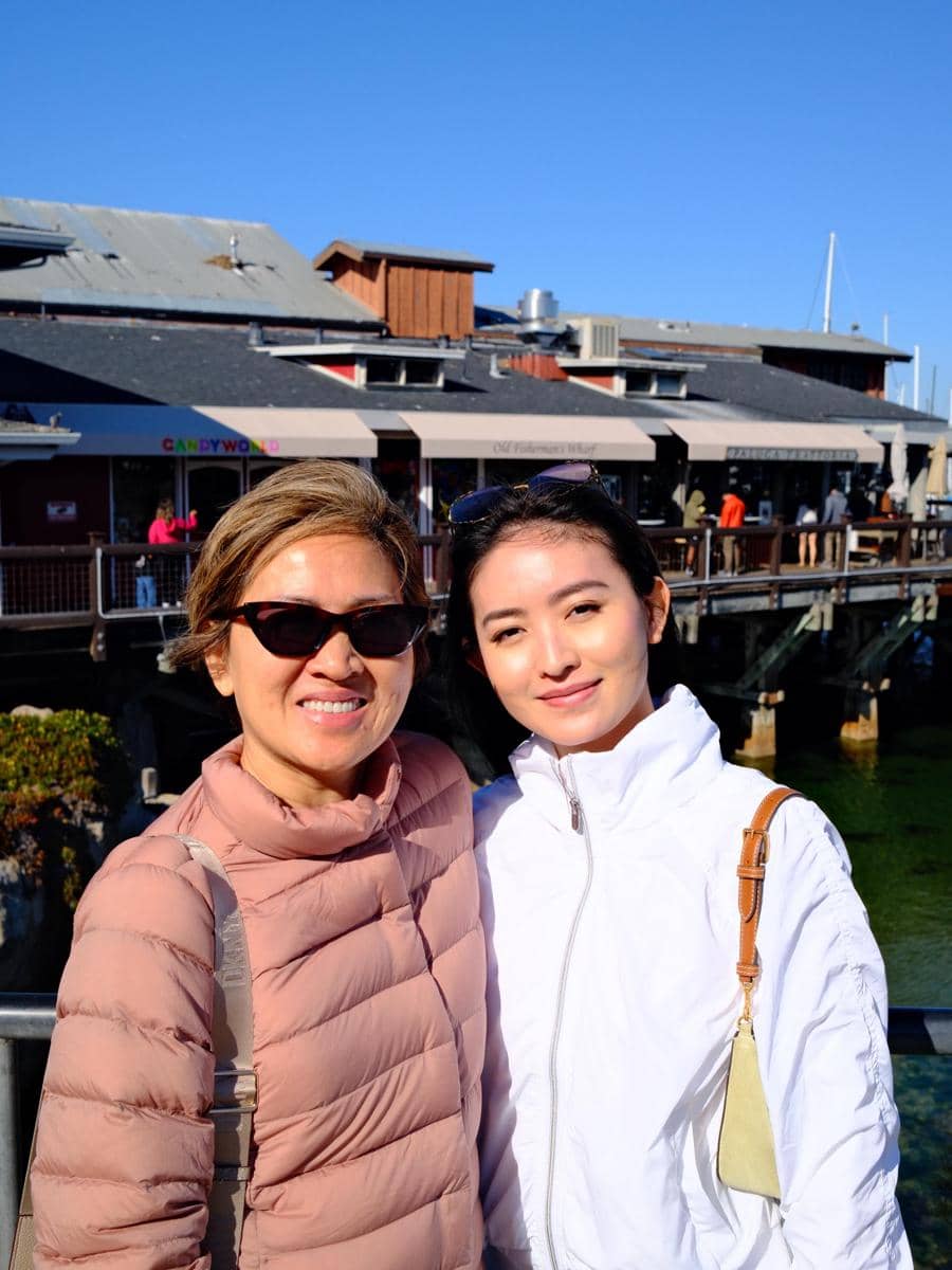 Natasha Wilona dan mama jalan-jalan di Kota Pacific Grove