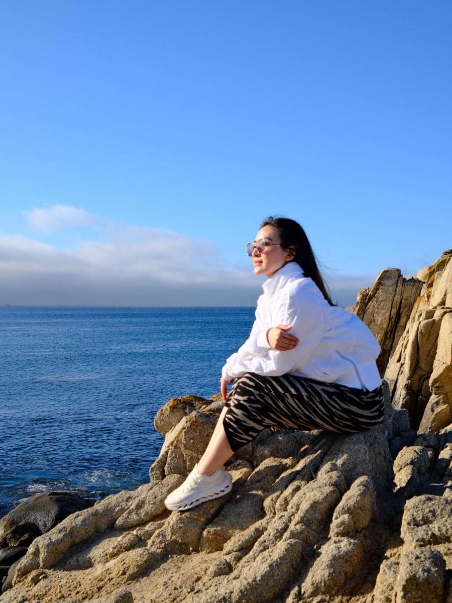 Natasha Wilona dan mama jalan-jalan di Kota Pacific Grove