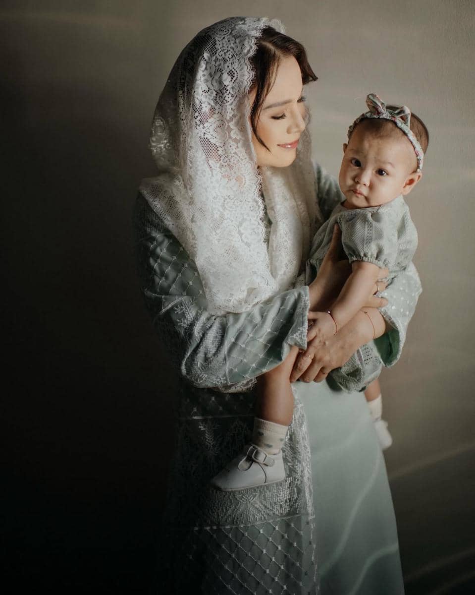 OOTD Rossa dan anak angkatnya 