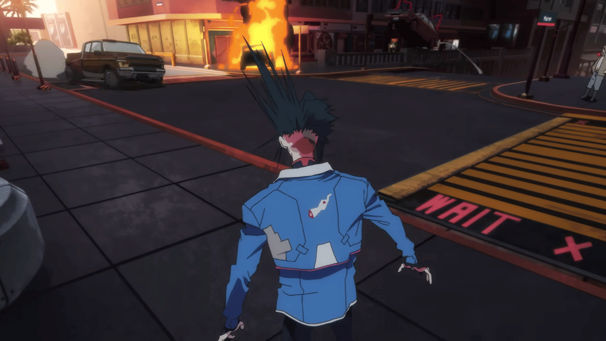 Karakter anime berjaket biru berdiri di jalan kota futuristik dengan ledakan api di kejauhan dan mobil terbalik di latar belakang.
