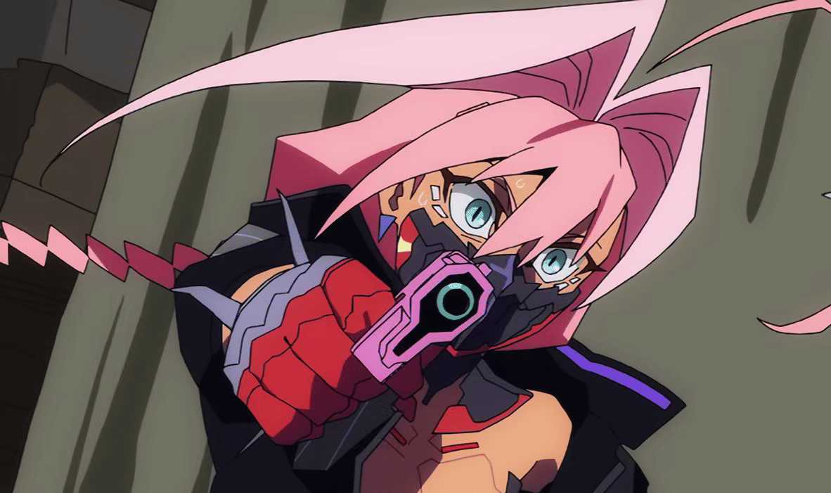 Karakter anime berambut merah muda mengenakan masker dan sarung tangan merah sedang mengarahkan pistol berwarna ungu ke depan.