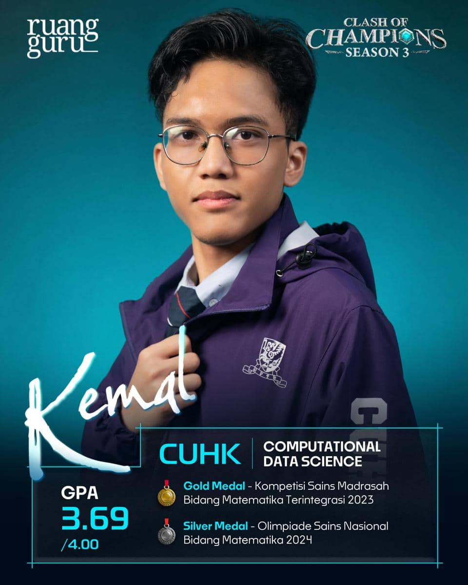 Seorang peserta Clash of Champions Season 3 mengenakan jaket ungu dan kacamata dengan latar biru, menampilkan prestasi akademik di bidang sains data.
