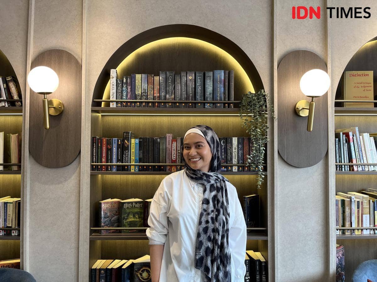 Kisah Azzah Farras Bangun Book Cafe: Buku dan Manusia Saling Merayakan