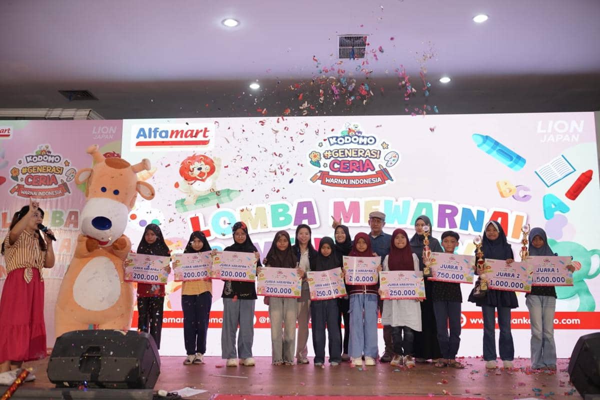 Lomba mewarnai yang diselenggarakan oleh Komodo dan Alfamart