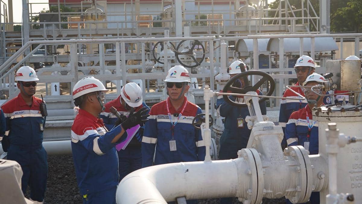 Komisaris Utama Pertamina Tinjau Fasilitas Energi di Jawa Timur