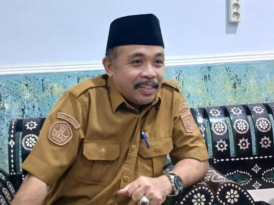 Dikbud Lotim Larang Sekolah Jadikan Pembelian Seragam Syarat Daftar Ulang