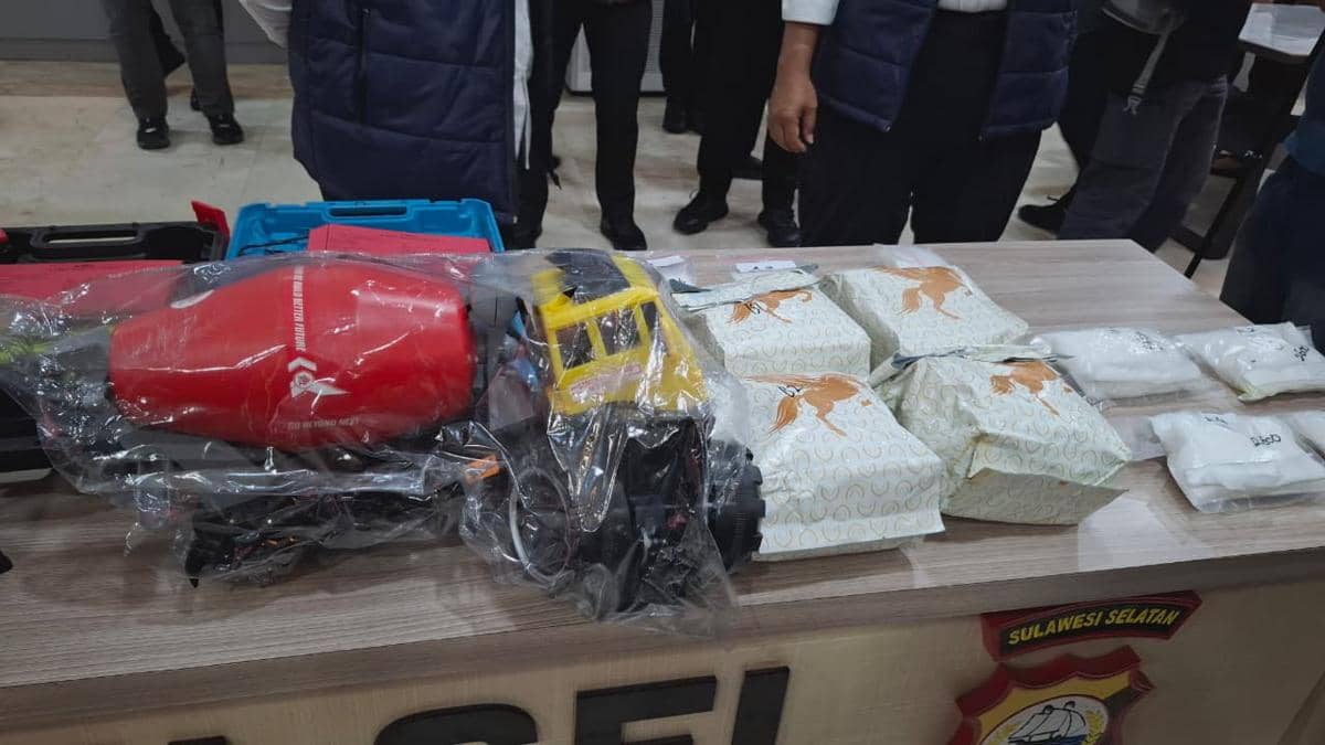 Barang bukti pengungkapan kasus peredaran narkoba jenis sabu-sabi di Sulawesi Selatan, Senin (29/6/2026). IDN Times/Darsil Yahya