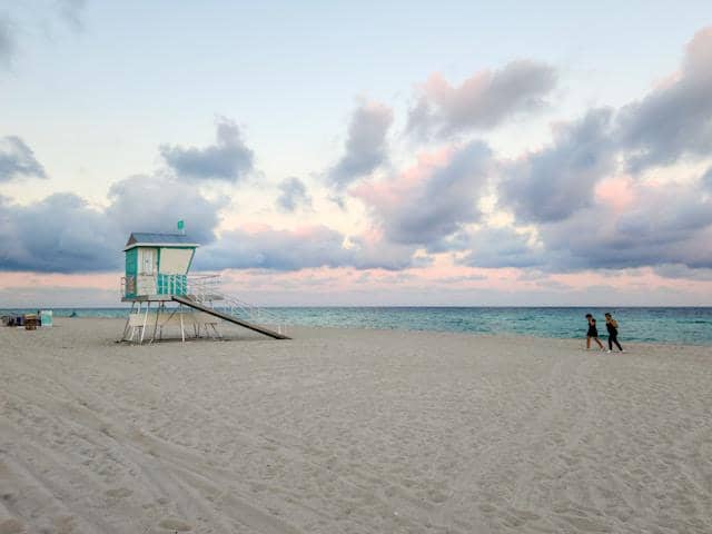 ilustrasi Haulover Beach, Miami