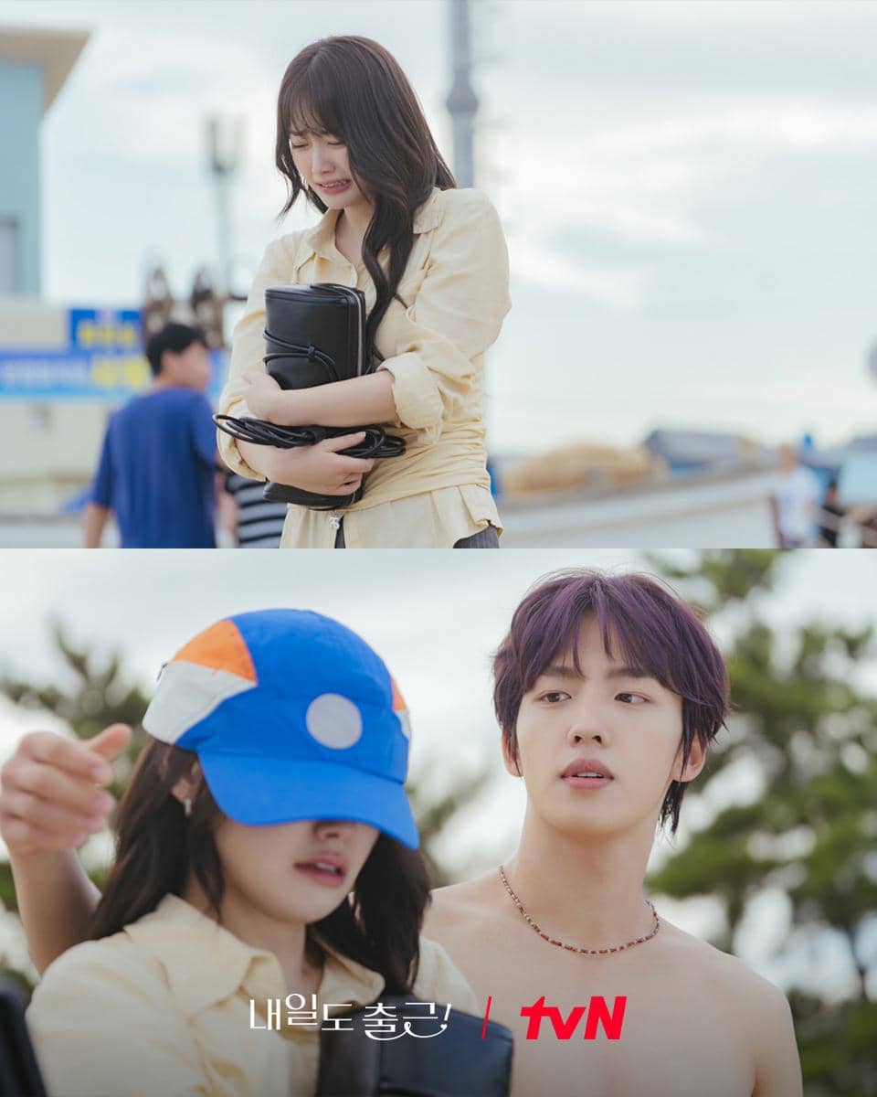 Dua adegan dari drama See You at Work Tomorrow! menampilkan seorang wanita berambut panjang dan seorang pria di tepi pantai dengan suasana emosional.