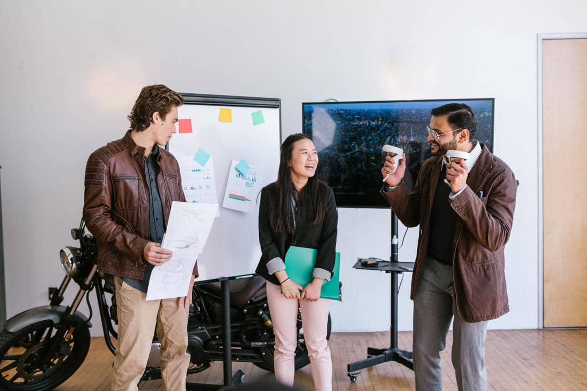 Ilustrasi presentasi bersama tim
