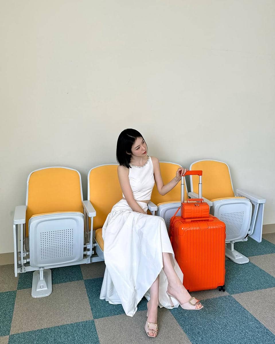 gaya elegan Shin Ye Eun dengan rambut pendek