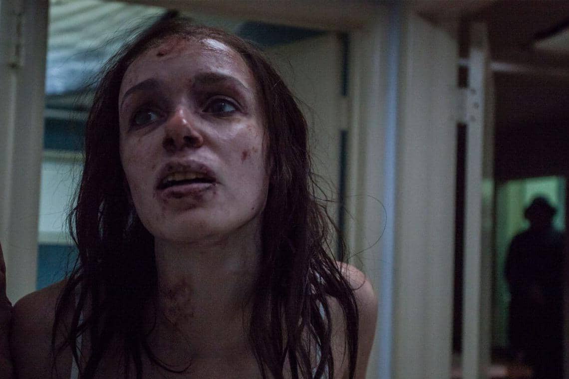 adegan dalam film Starry Eyes