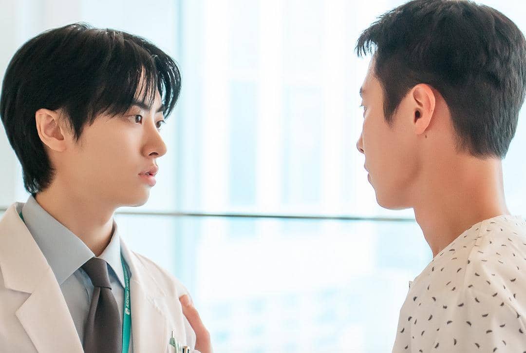 Lee Won Jung dan Lee Jae Wook di drama Doctor on the Edge