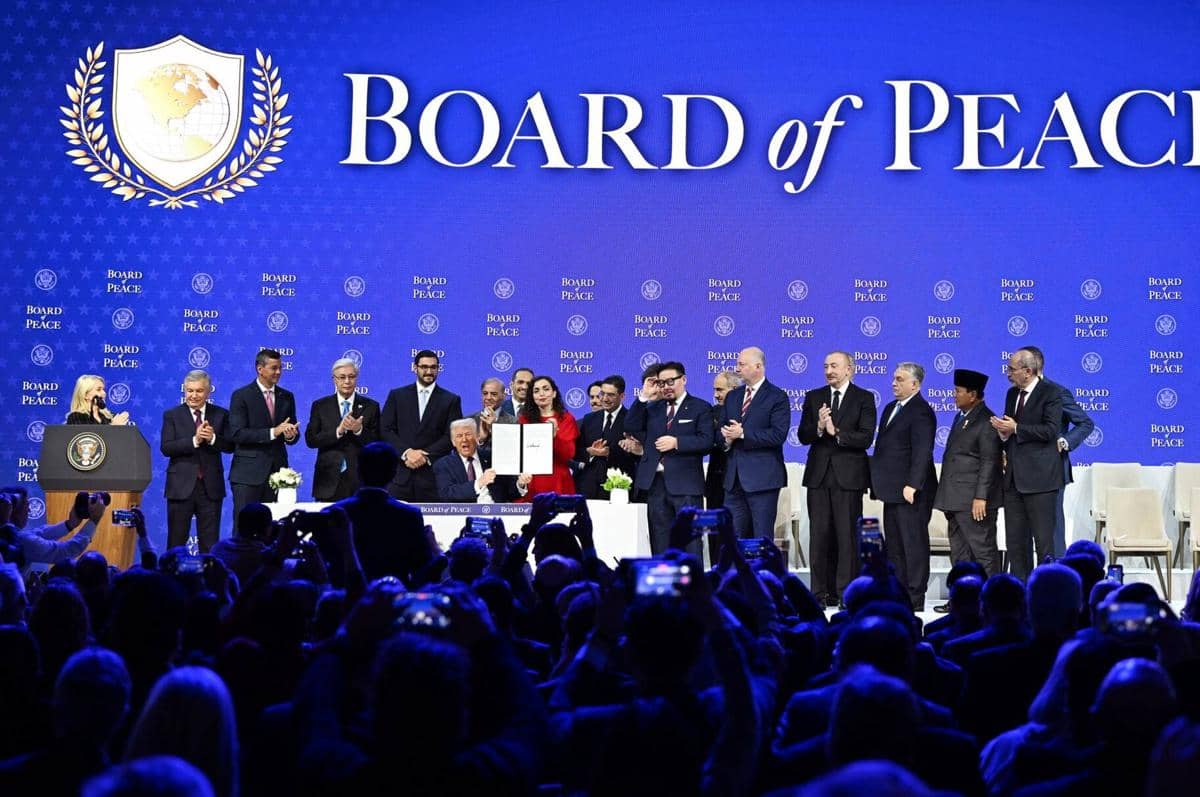 Sejumlah pemimpin negara sedang menghadiri peresmian pendirian Dewan Perdamaian (BoP) Gaza di Davos, Swiss, pada Februari 2026.