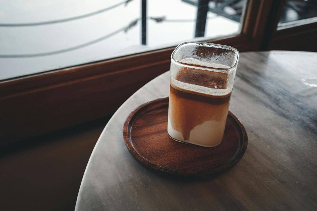 ilustrasi dirty latte