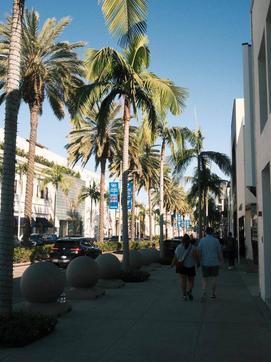 Natasha Wilona jalan-jalan di Rodeo Drive