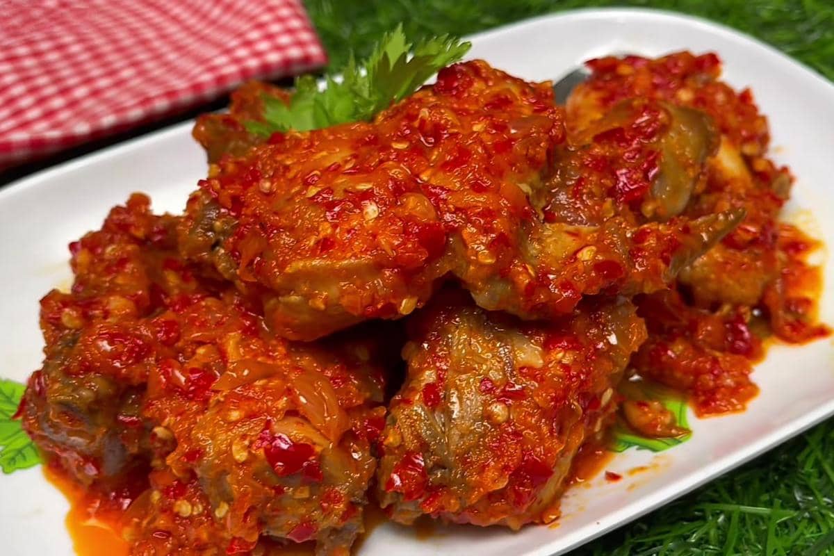 Resep Ayam Balado Bumbu Sederhana, Pedasnya Pas dan Bikin Nagih!
