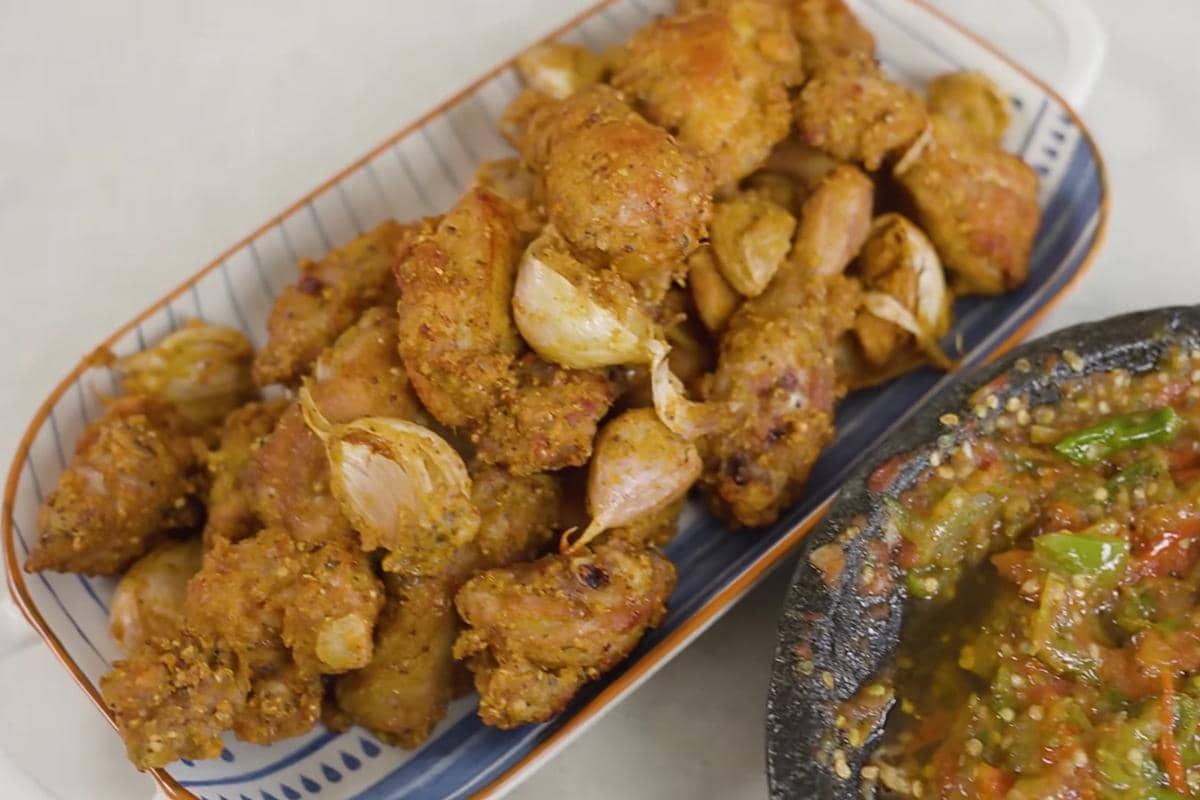 Resep Ayam Goreng Ketumbar Bawang, Gurihnya Meresap ke Tulang!
