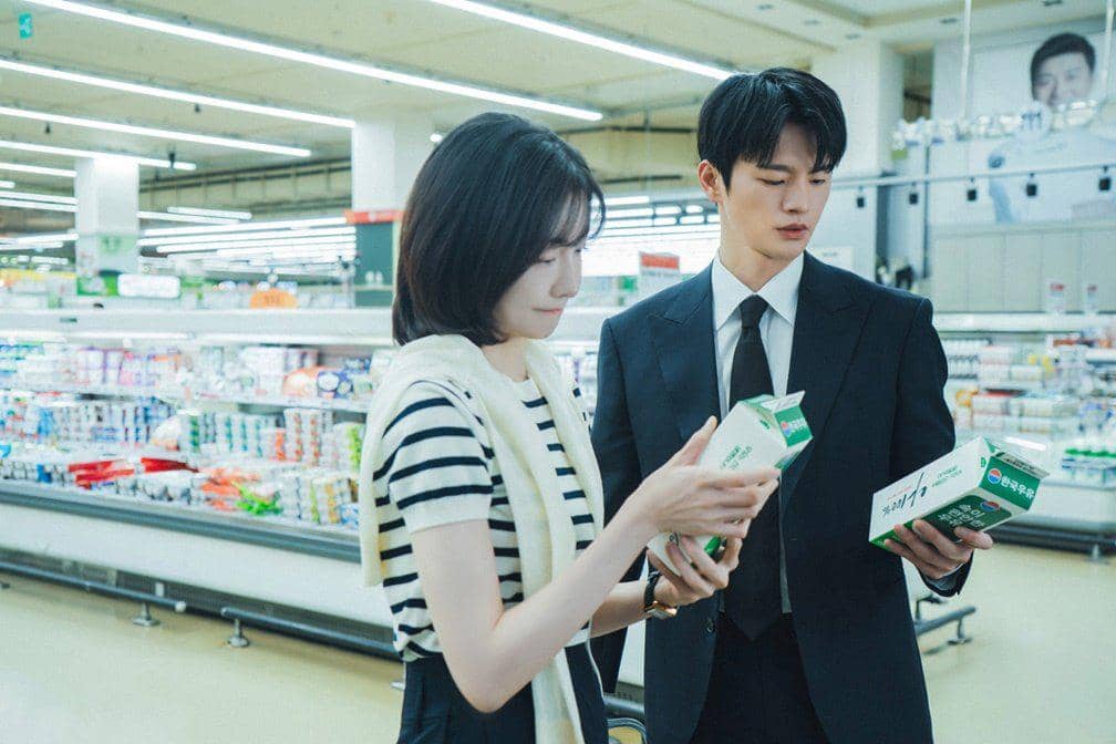 Cuplikan drama Korea See You at Work Tomorrow