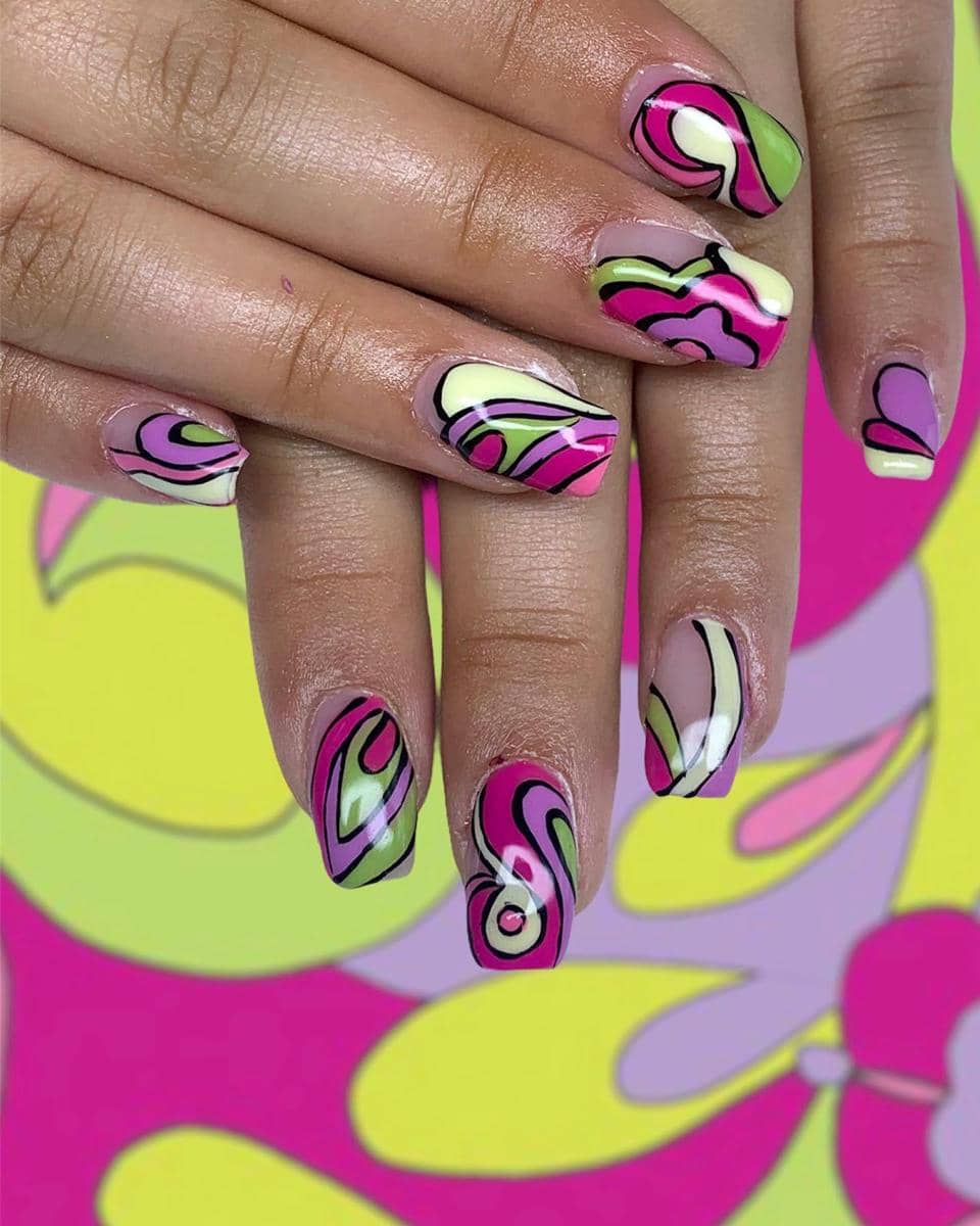 Inspirasi nail art bergaya Pucci Nail