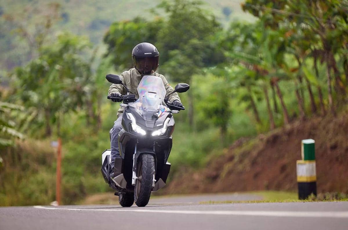 Begini Teknik Pengereman yang Benar saat Berkendara Motor