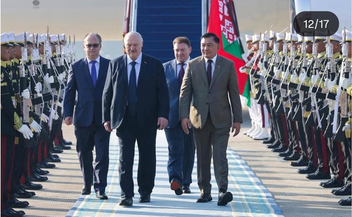 Menhan Sjafrie Sambut Kedatangan Presiden Belarus di Indonesia