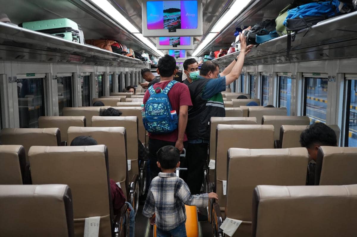Selama Liburan Sekolah Penumpang Kereta di Surabaya Naik 21 Persen