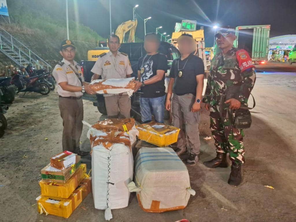 Pengiriman Ratusan Kulit Piton Ilegal ke Jawa-Bali Digagalkan