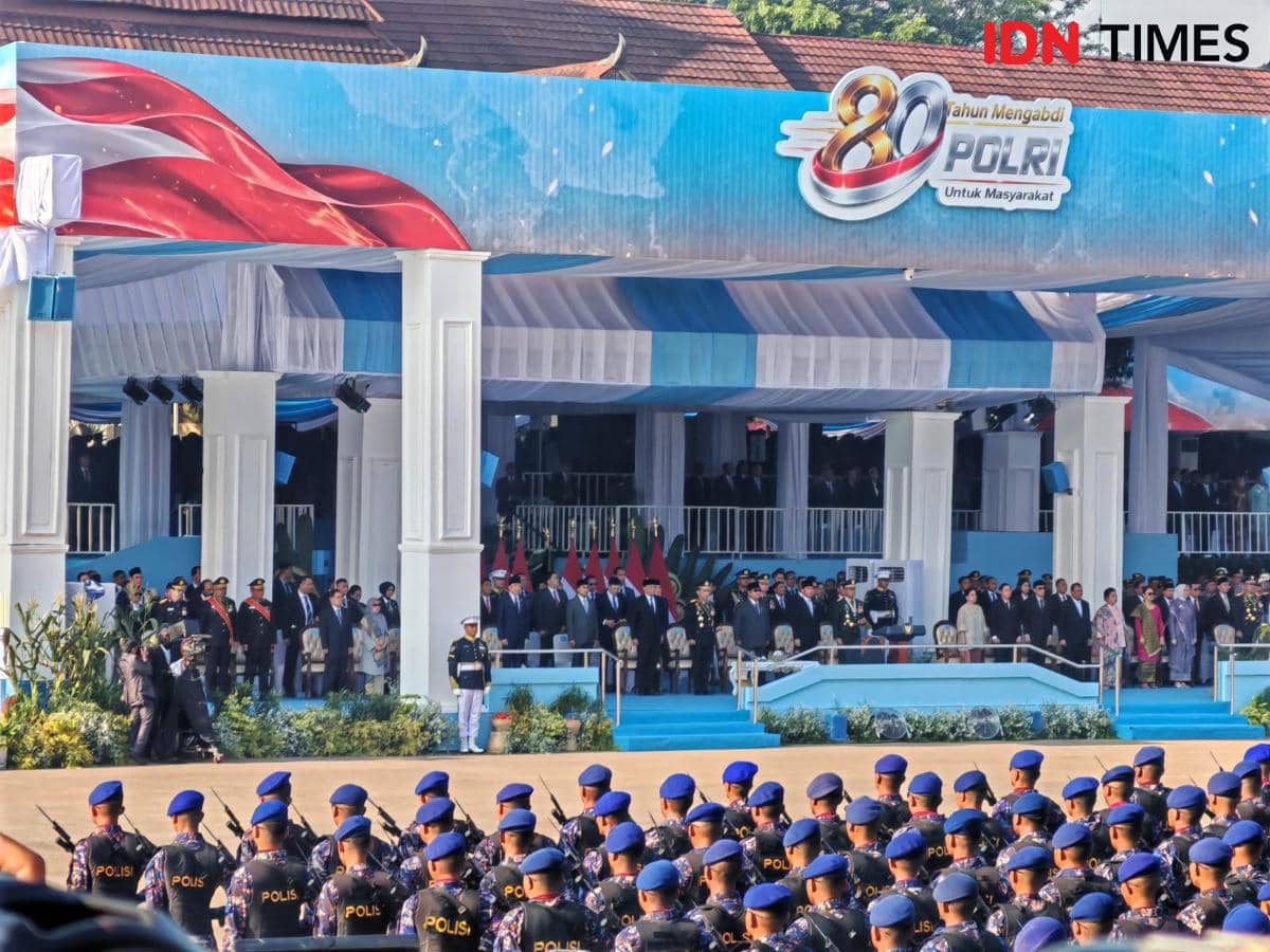 Jokowi-Gibran Hadiri HUT ke-80 Bhayangkara, Prabowo Inspektur Upacara