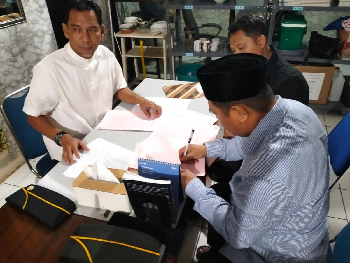 Eks Pj Gubernur Sulawesi Selatan Bahtiar Baharuddin dibebaskan dari Lapas Kelas IIB Maros usai permohonan praperadilannya dikabulkan Pengadi