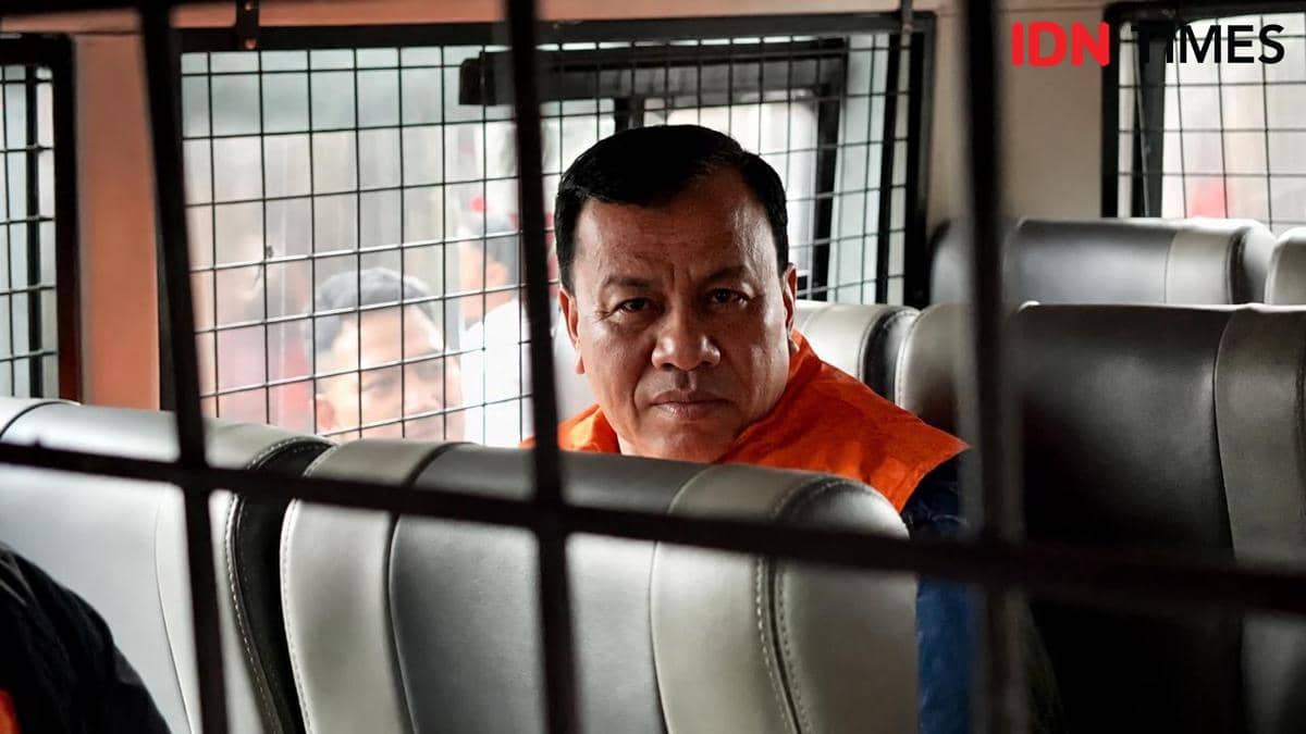 Bupati Kuansing Suhardiman Amby Jadi Tersangka Usai OTT KPK