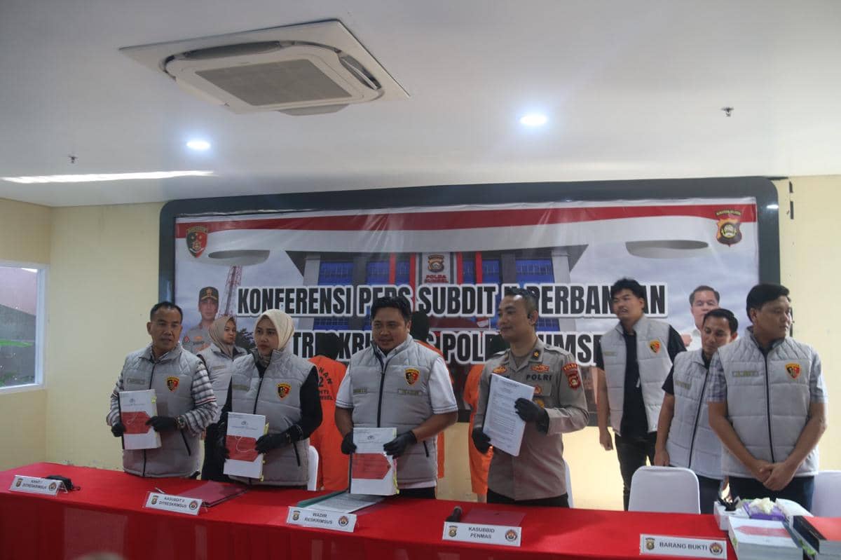 Konferensi pers penetapan tersangka kredit fiktif bank BRI yang dilakukan Polda Sumsel