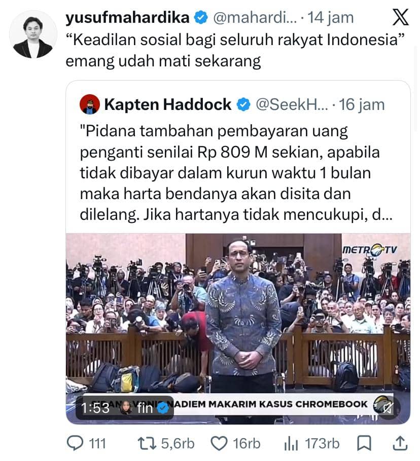 Tangkapan layar unggahan di media sosial menampilkan reaksi publik terhadap vonis Nadiem Makarim dalam kasus Chromebook, dengan banyak kamera dan wartawan di ruang sidang.