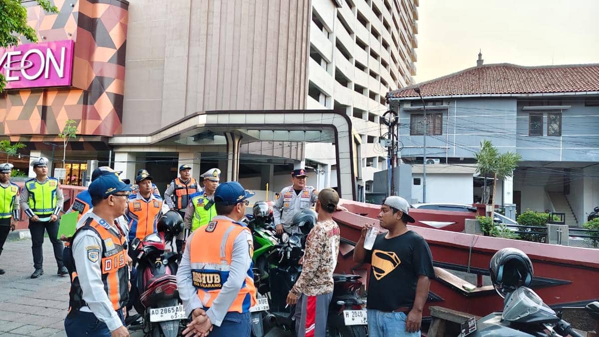 5 Titik Rawan Parkir Liar Semarang Ditertibkan, Motor Kuasai Trotoar