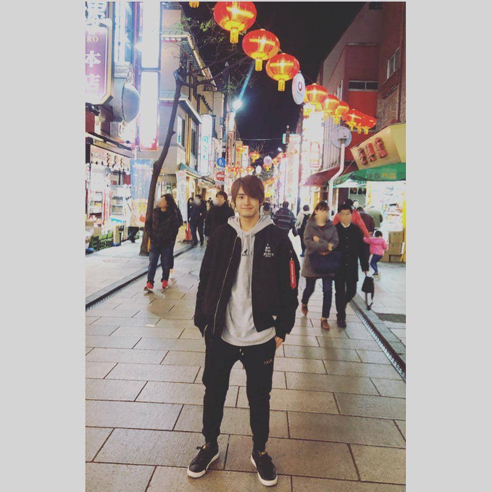 Gaya Eiji Akaso