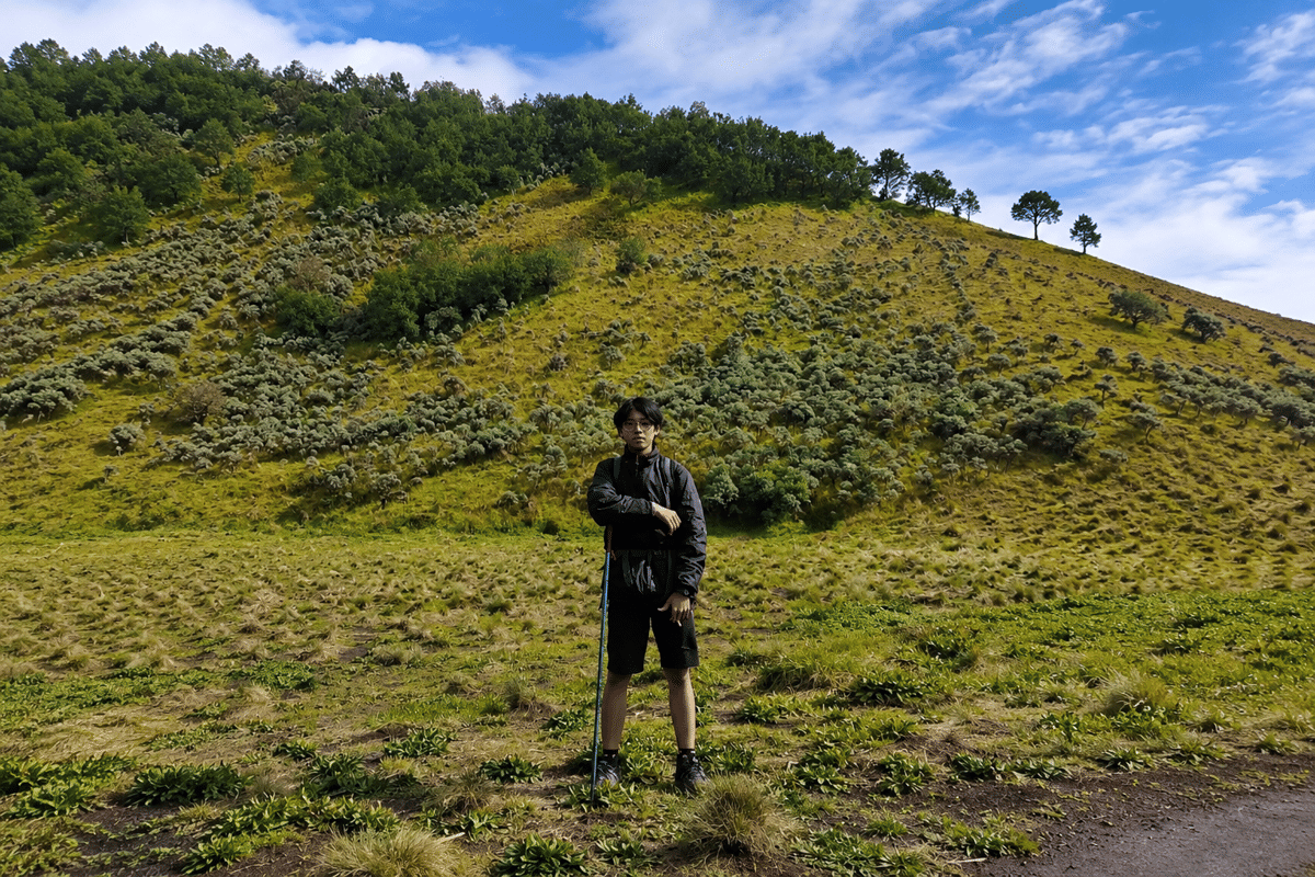 Merbabu via Gancik: Jalur Terjal dengan Pemandangan Savana Emas