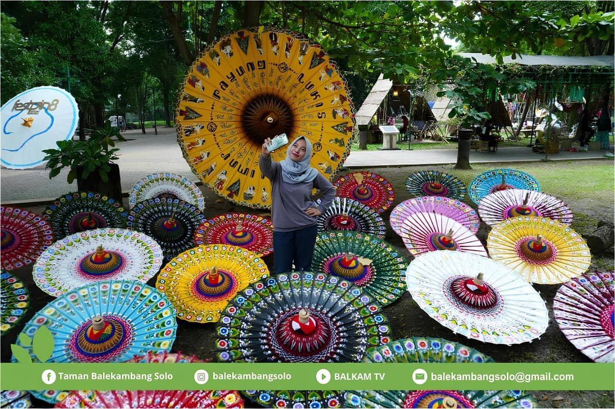 Festival Payung di Taman Balekambang