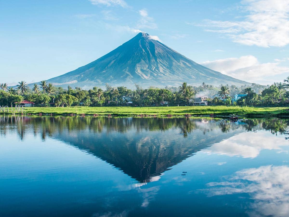 5 Fakta Gunung Mayon, Gunung Berapi dengan Kerucut Paling Simetris