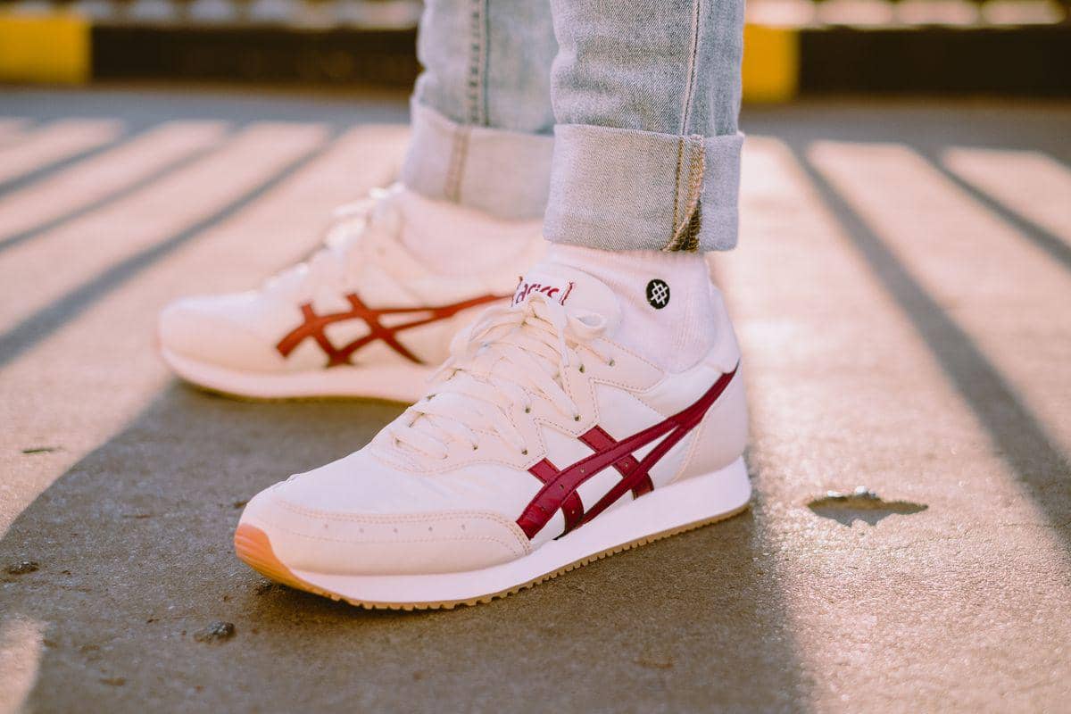 ilustrasi sepatu Onitsuka Tiger