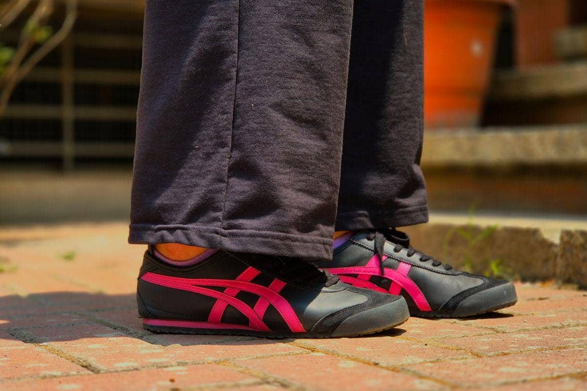 ilustrasi sepatu Onitsuka Tiger
