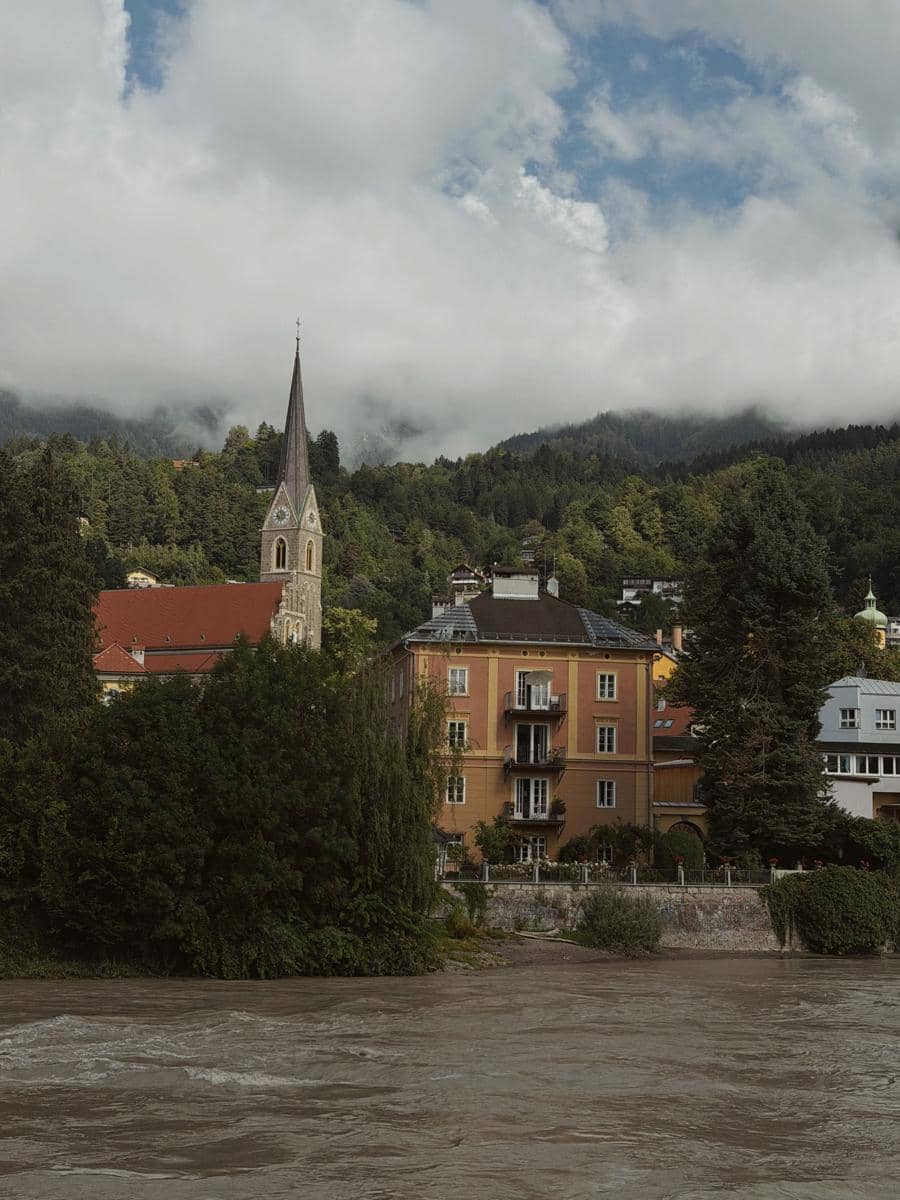 Nikita Willy jalan-jalan di Kota Innsbruck