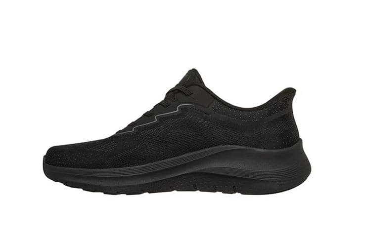 5 Rekomendasi Sepatu Skechers Hitam untuk Sekolah, Nyaman Seharian!