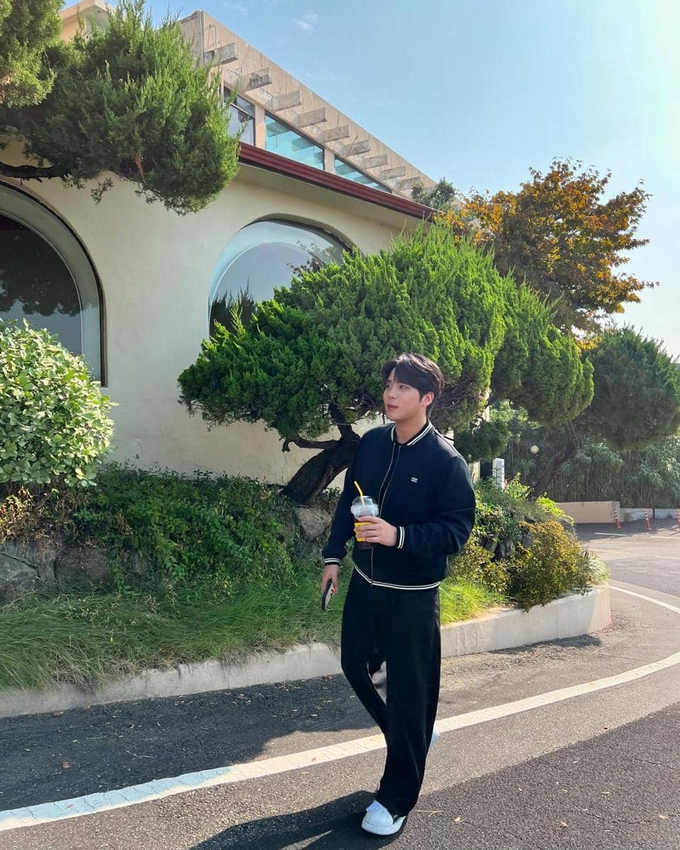 outfit Jongho Ateez (instagram.com/imfinalho_)