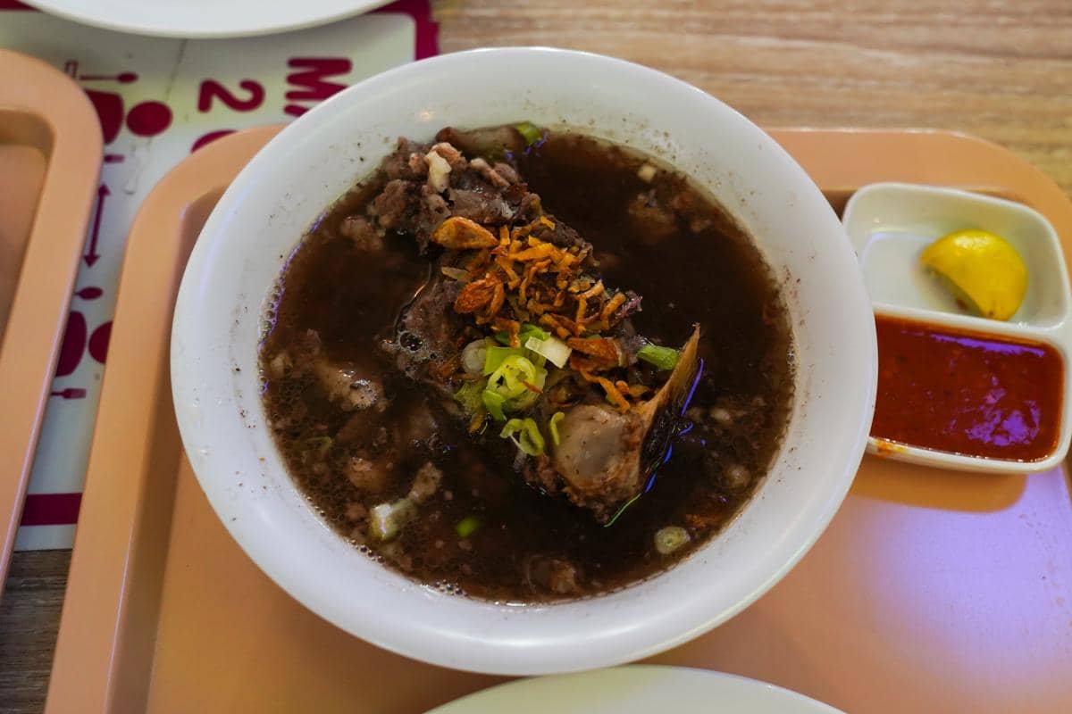 ilustrasi rawon daging sapi