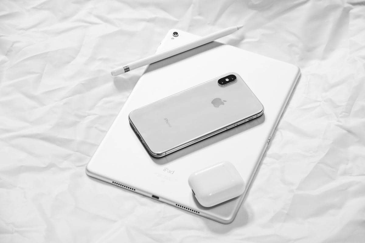 Komdigi Uji 14 Layanan Apple buat Keamanan Anak Digital Termasuk Siri